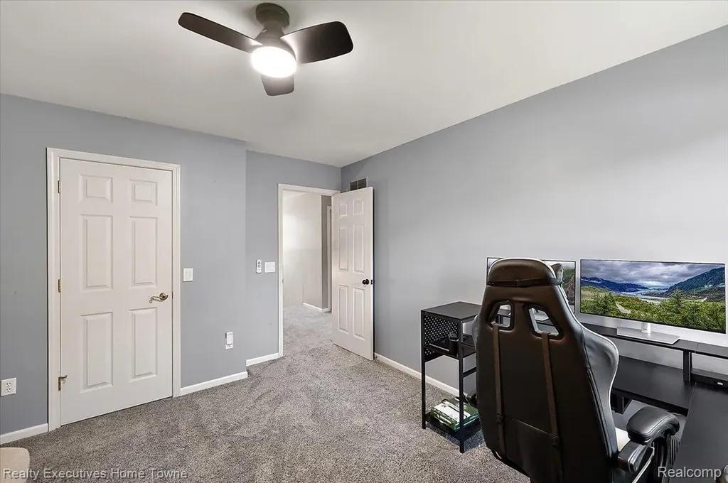 899 Hathaway Dr Drive Auburn Hills City MI 48326