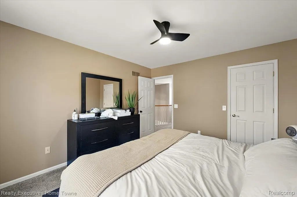 899 Hathaway Dr Drive Auburn Hills City MI 48326