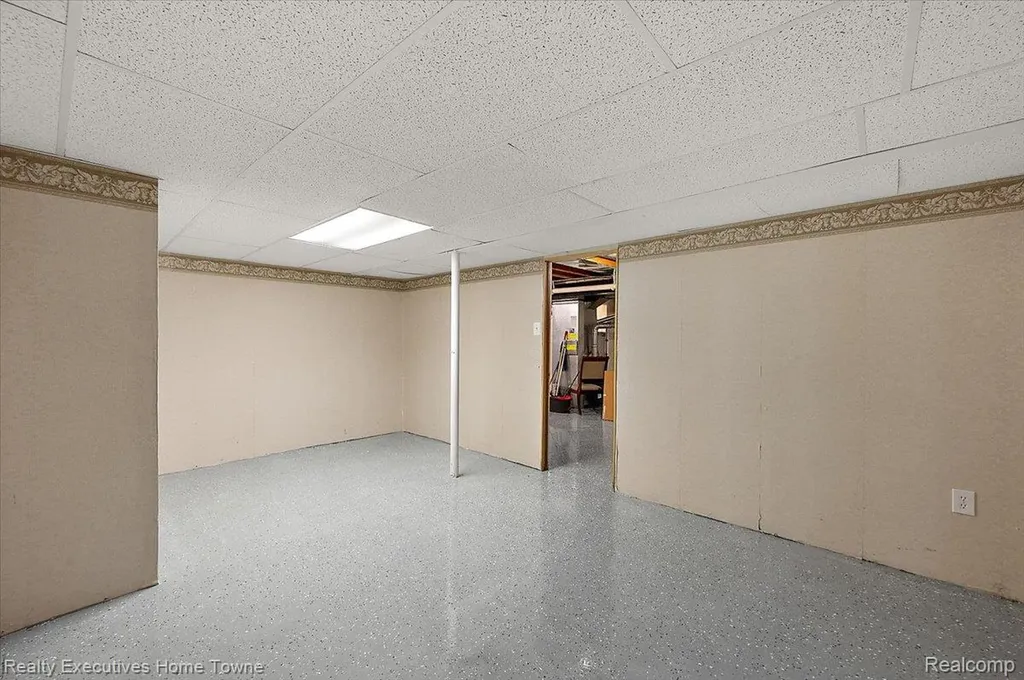 899 Hathaway Dr Drive Auburn Hills City MI 48326