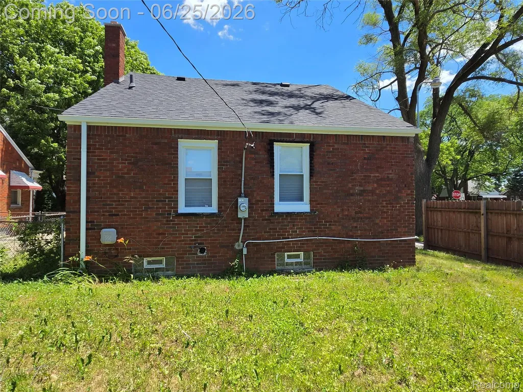 20005 Regent Drive Detroit City MI 48205