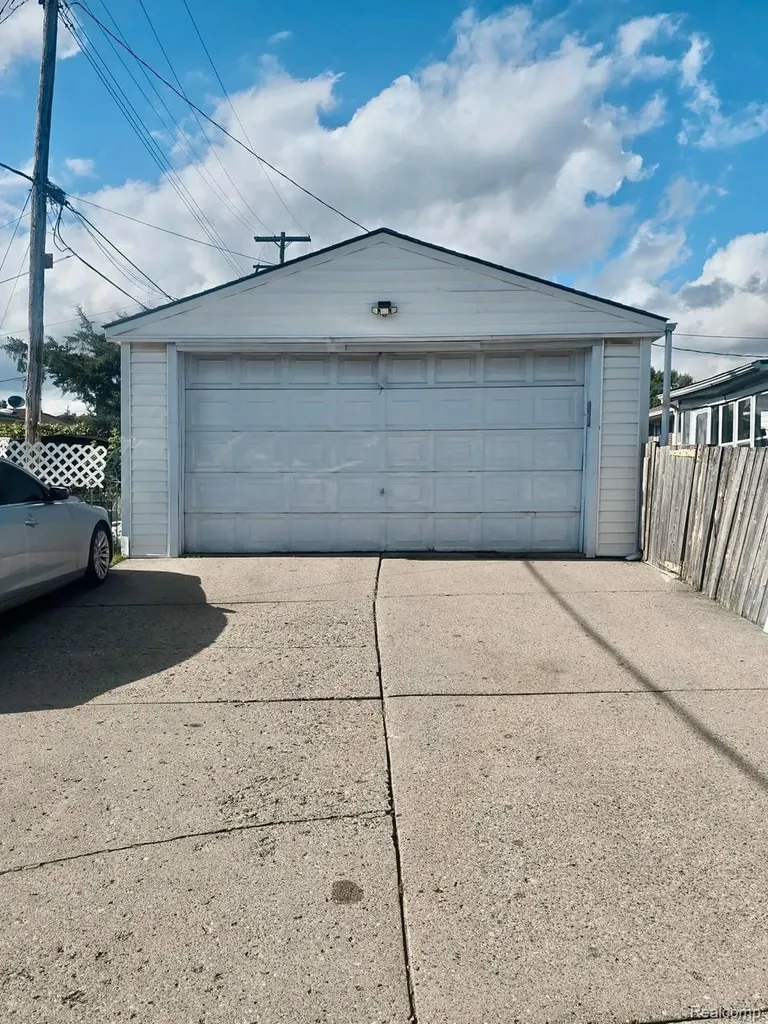 11901 Bloom Street Detroit City MI 48212
