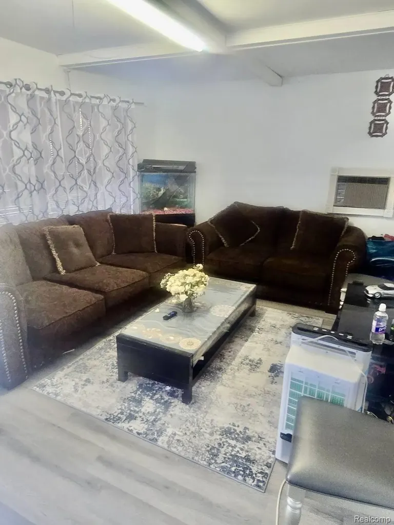 11901 Bloom Street Detroit City MI 48212