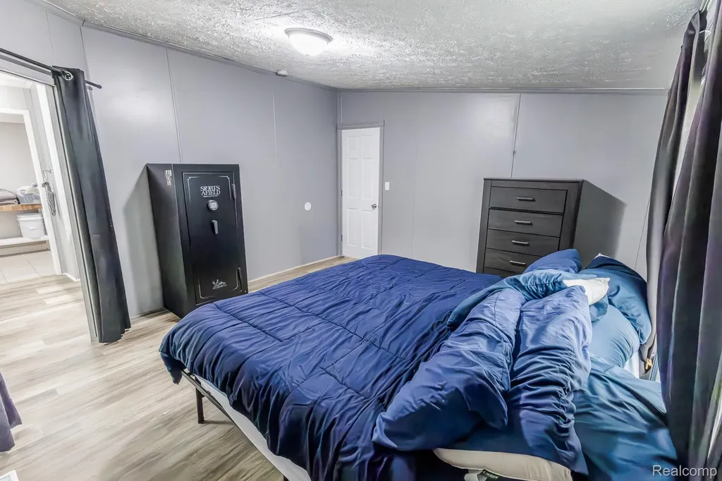 7280 N Bray Road Genesee Charter Township MI 48458