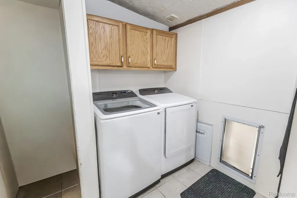 7280 N Bray Road Genesee Charter Township MI 48458