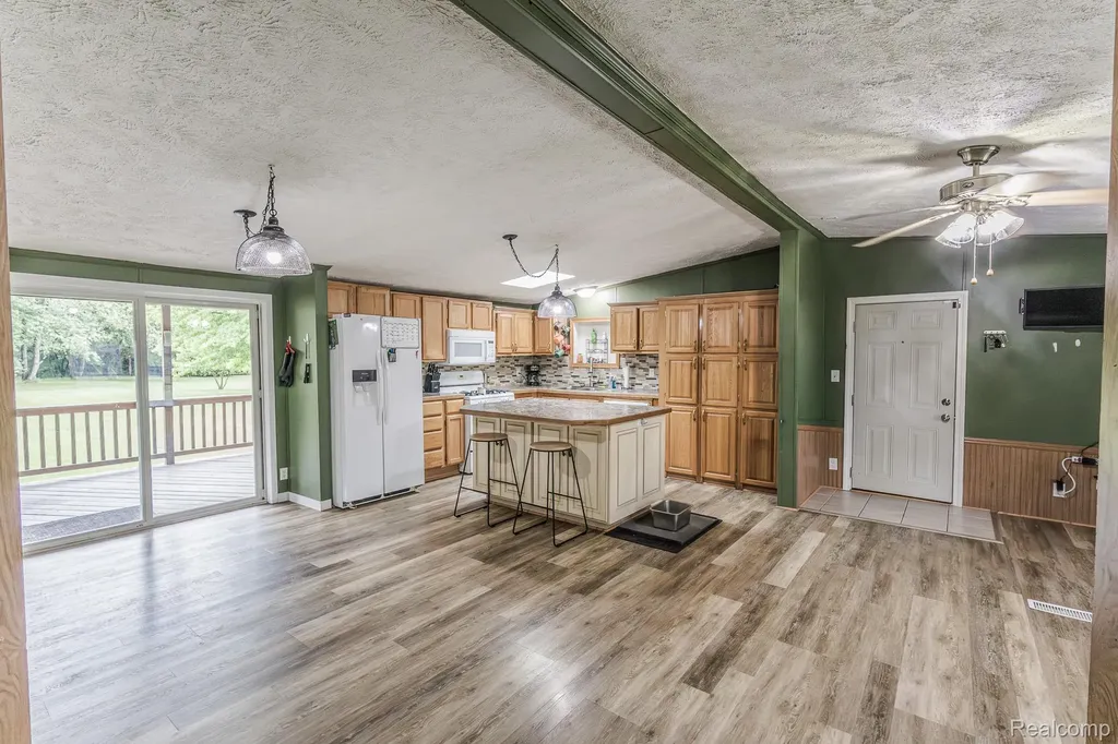 7280 N Bray Road Genesee Charter Township MI 48458