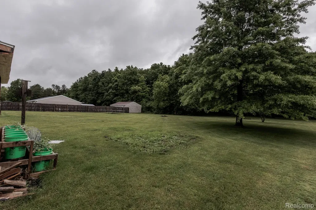 7280 N Bray Road Genesee Charter Township MI 48458