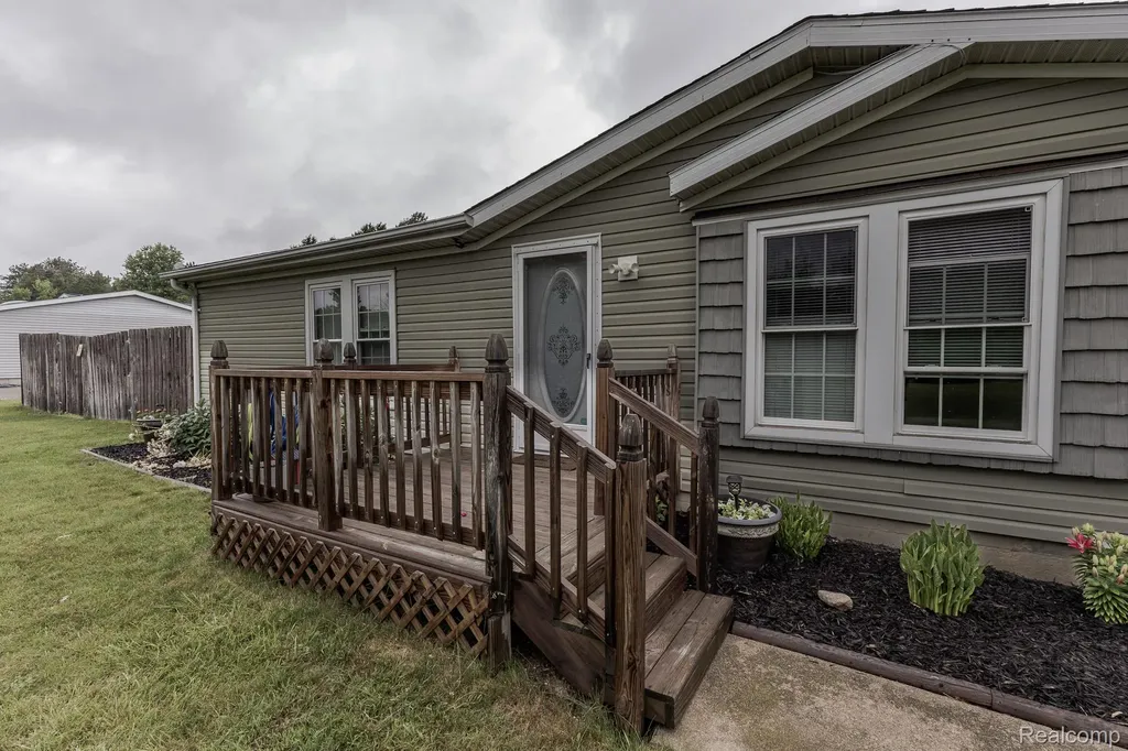 7280 N Bray Road Genesee Charter Township MI 48458