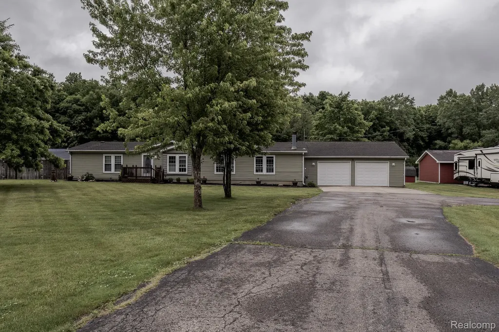 7280 N Bray Road Genesee Charter Township MI 48458