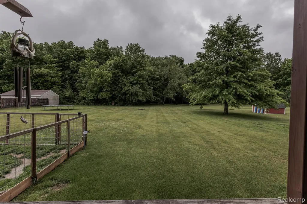 7280 N Bray Road Genesee Charter Township MI 48458