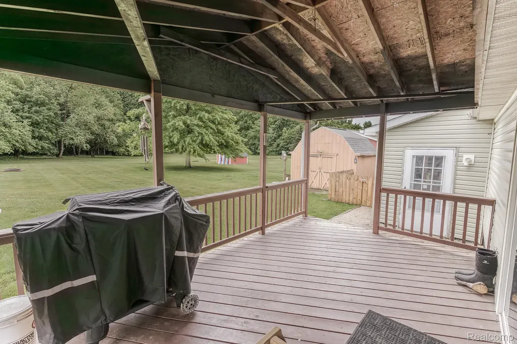 7280 N Bray Road Genesee Charter Township MI 48458