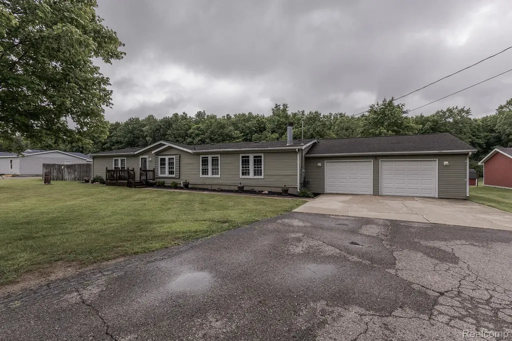 7280 N Bray Road Genesee Charter Township MI 48458
