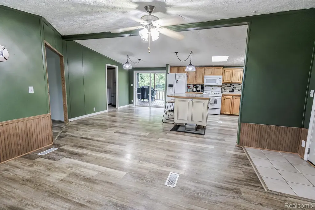 7280 N Bray Road Genesee Charter Township MI 48458