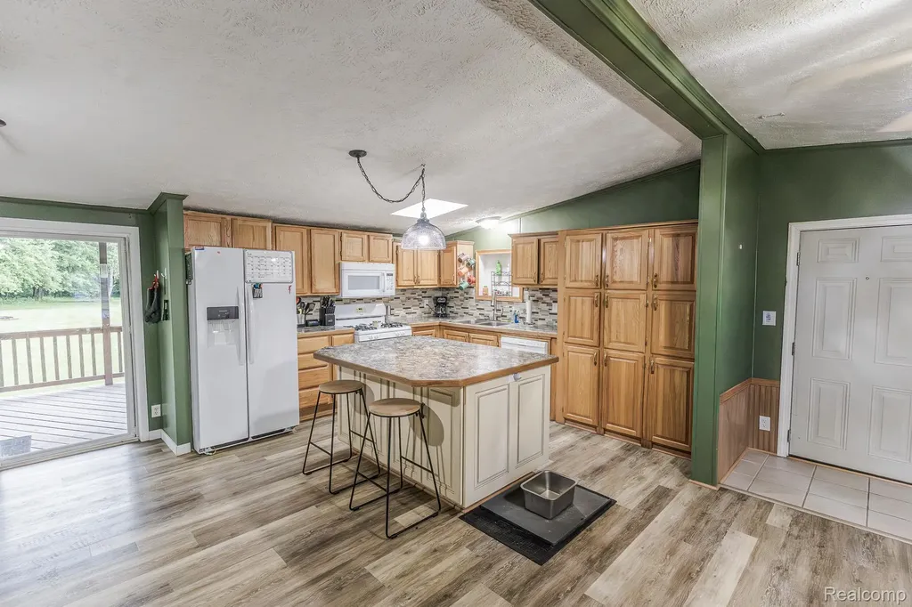 7280 N Bray Road Genesee Charter Township MI 48458