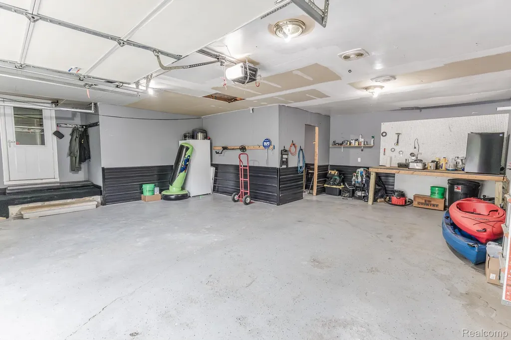 7280 N Bray Road Genesee Charter Township MI 48458