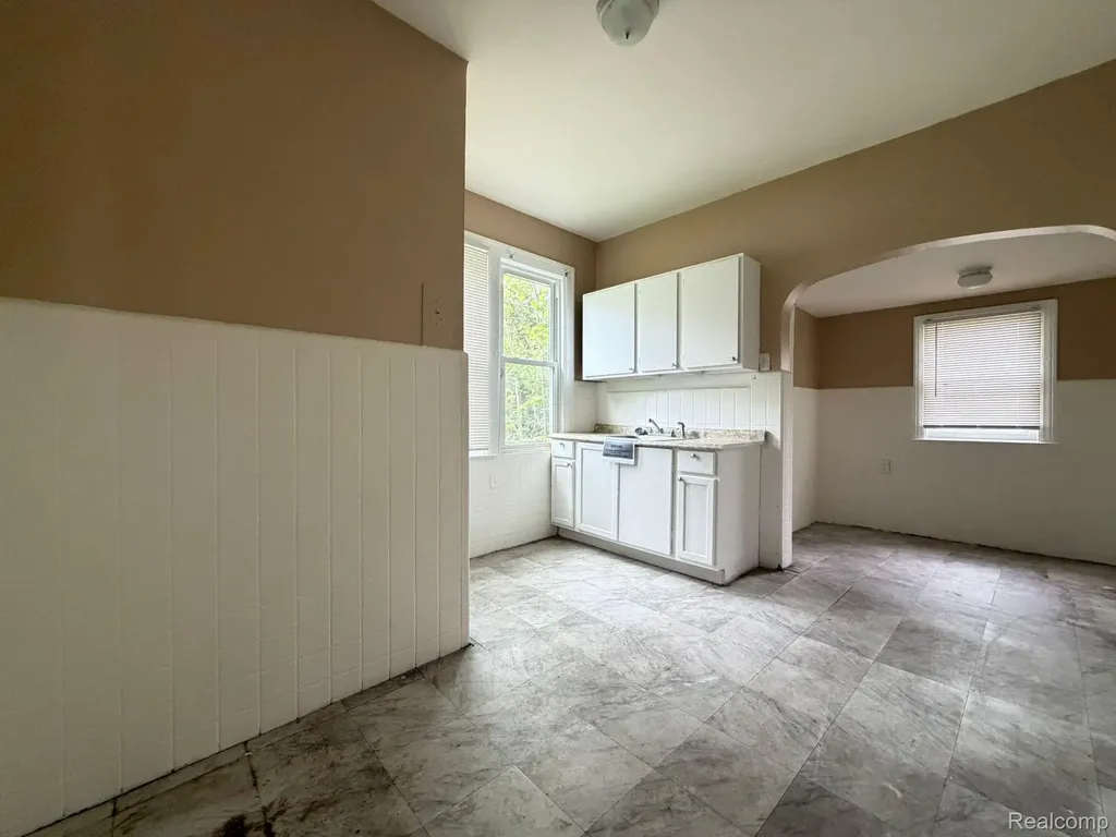 5565 Fairview Street Detroit City MI 48213