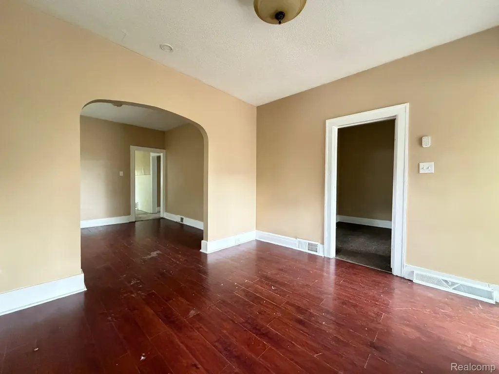 5565 Fairview Street Detroit City MI 48213