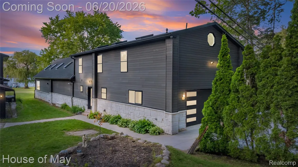 10890 Hillway Drive White Lake Charter Township MI 48386