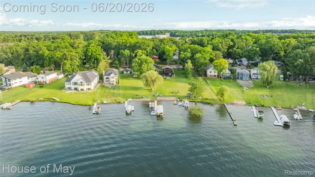 10890 Hillway Drive White Lake Charter Township MI 48386