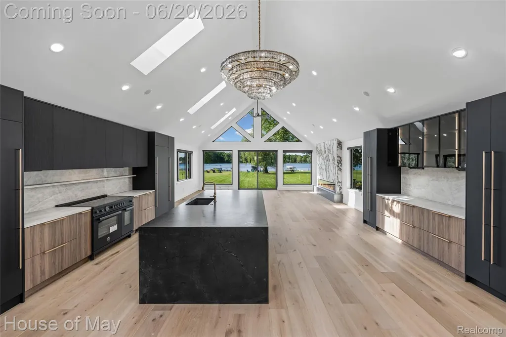 10890 Hillway Drive White Lake Charter Township MI 48386