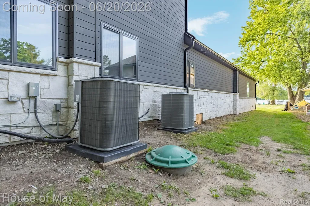 10890 Hillway Drive White Lake Charter Township MI 48386