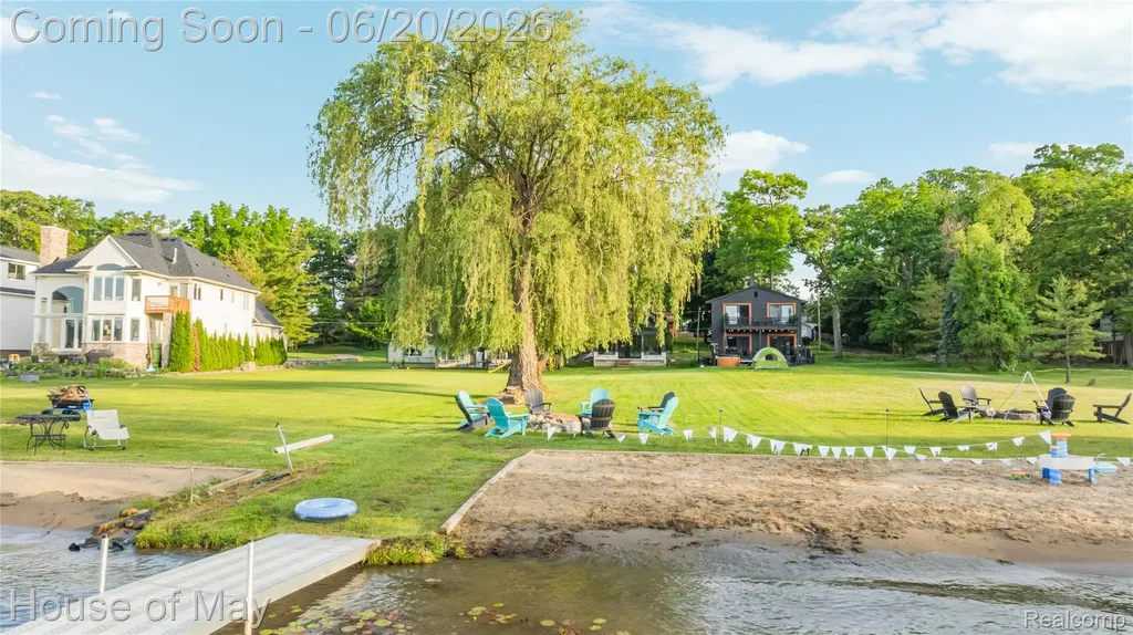 10890 Hillway Drive White Lake Charter Township MI 48386