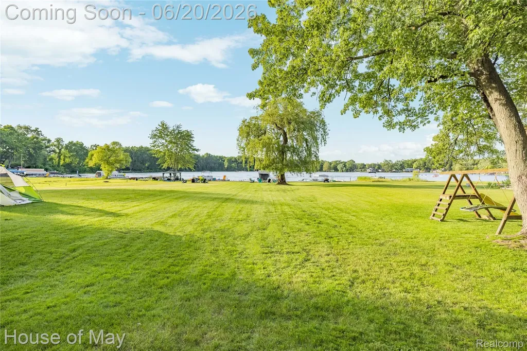 10890 Hillway Drive White Lake Charter Township MI 48386