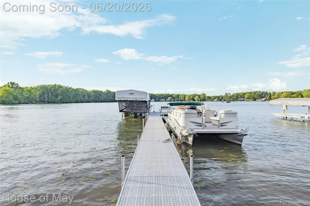 10890 Hillway Drive White Lake Charter Township MI 48386