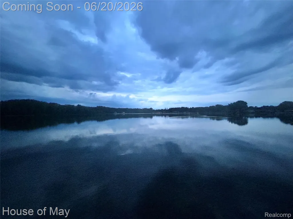 10890 Hillway Drive White Lake Charter Township MI 48386