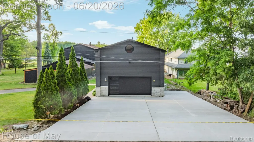 10890 Hillway Drive White Lake Charter Township MI 48386