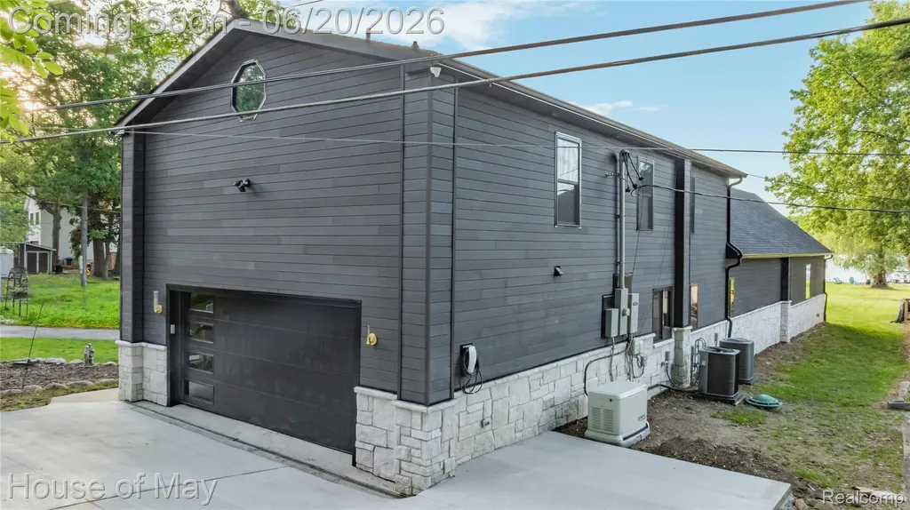 10890 Hillway Drive White Lake Charter Township MI 48386