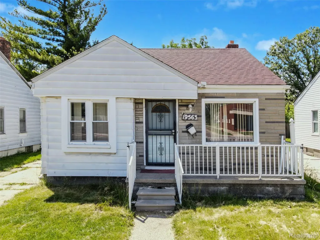 19563 Schoenherr Street Detroit City MI 48205