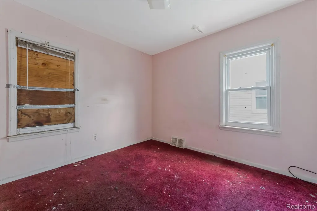 19563 Schoenherr Street Detroit City MI 48205