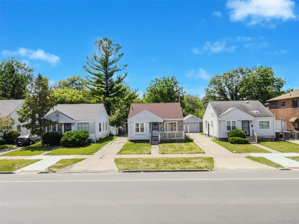 19563 Schoenherr Street Detroit City MI 48205
