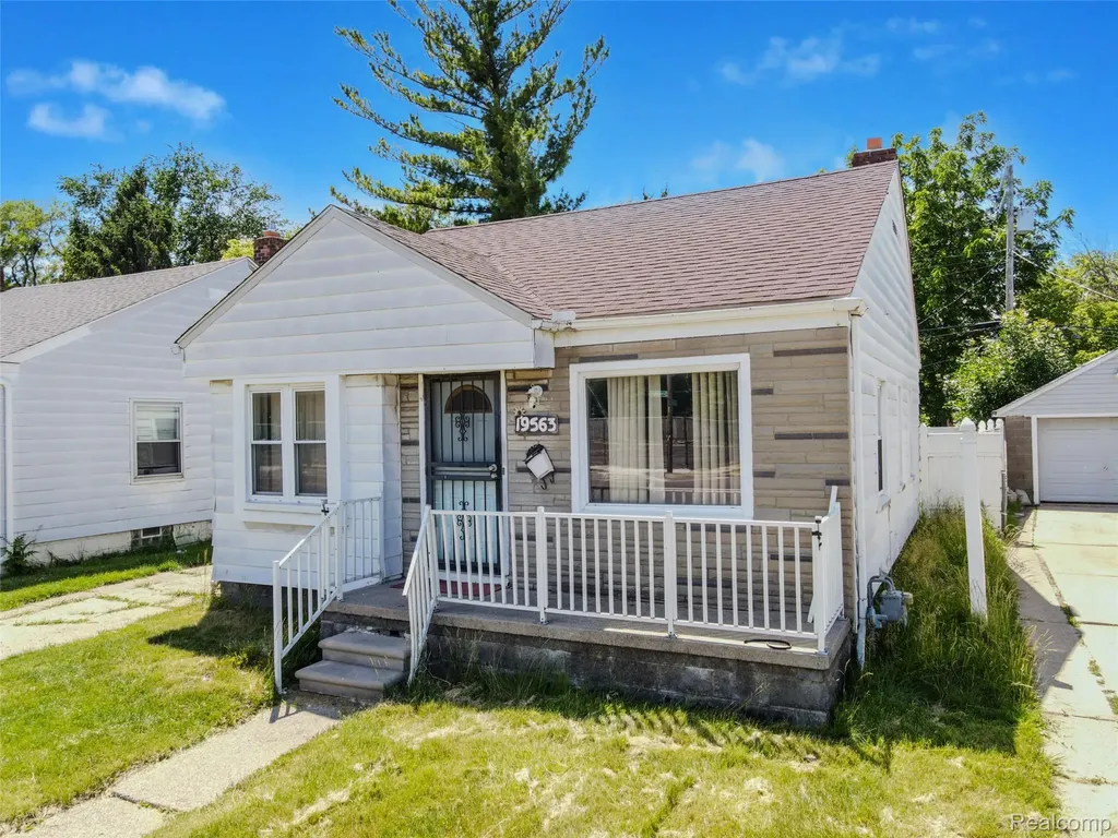 19563 Schoenherr Street Detroit City MI 48205