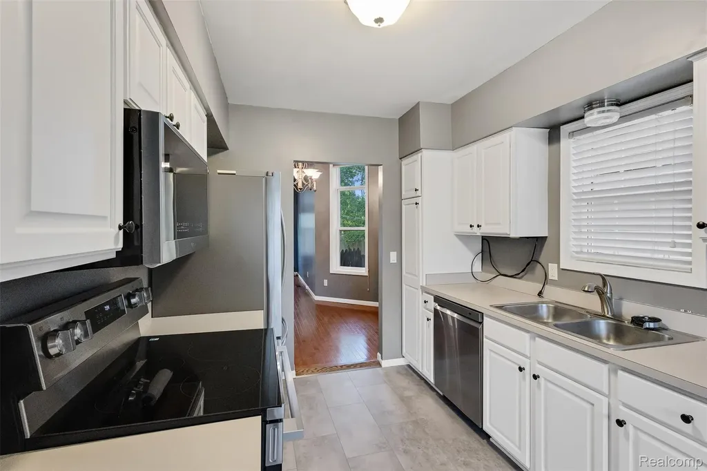 3850 Faber Terrace Waterford Charter Township MI 48328