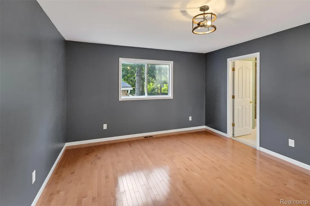 3850 Faber Terrace Waterford Charter Township MI 48328