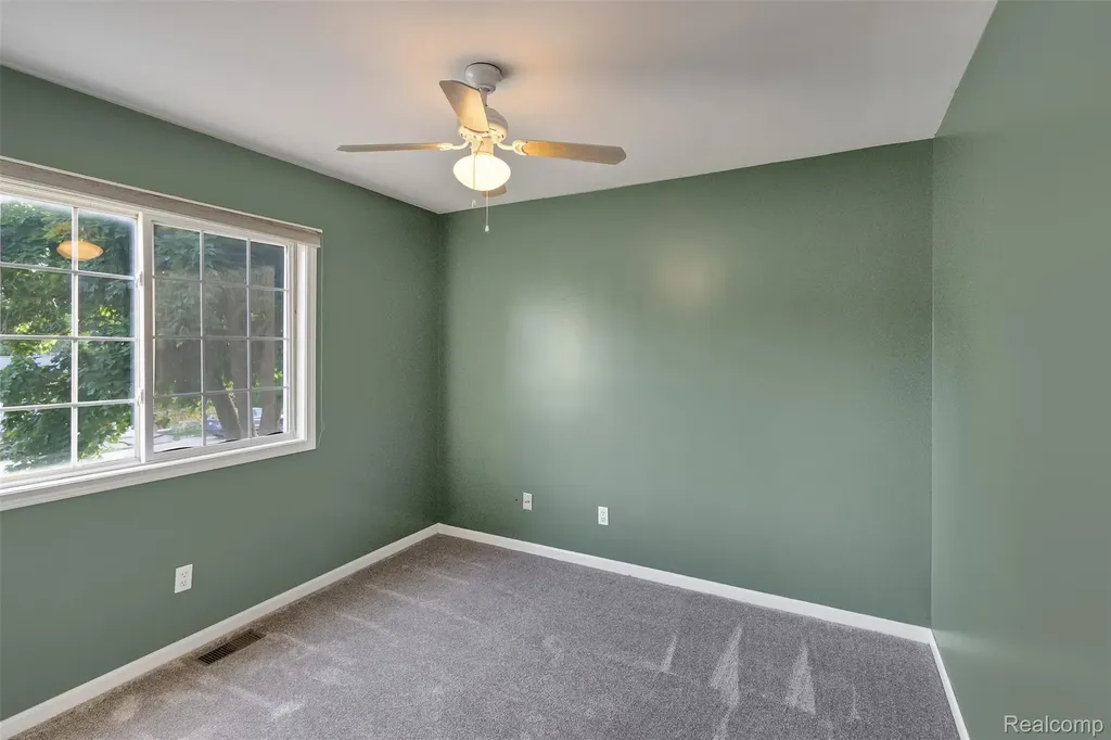 3850 Faber Terrace Waterford Charter Township MI 48328