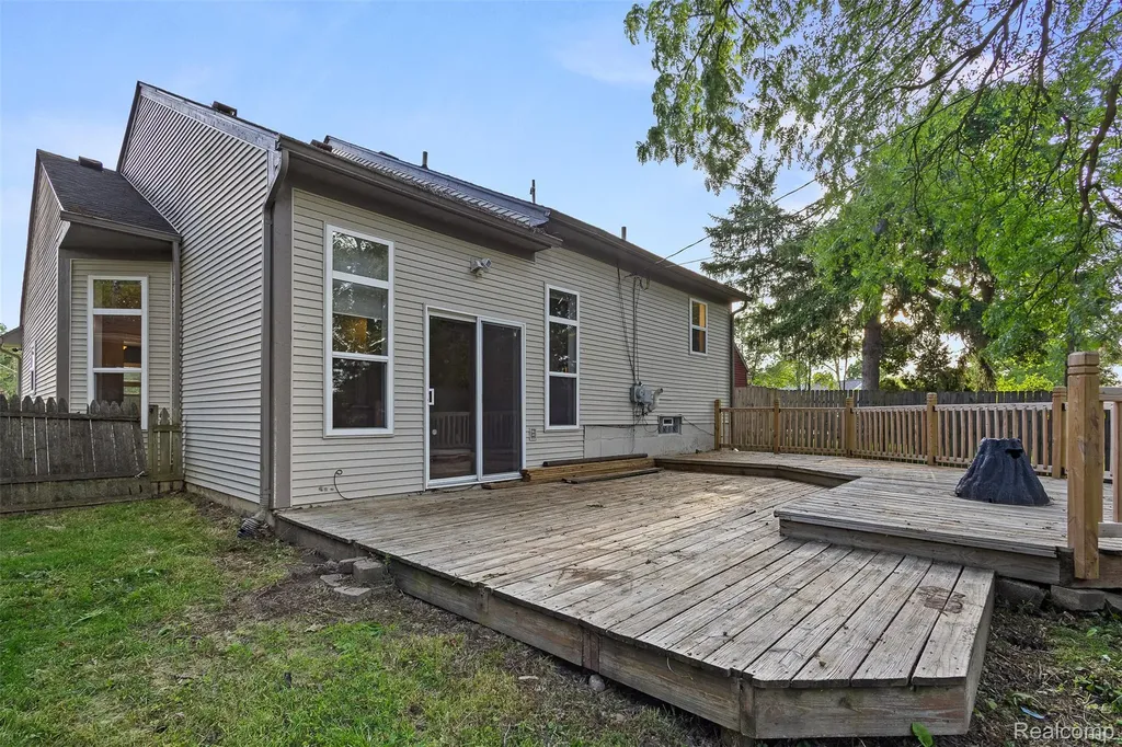 3850 Faber Terrace Waterford Charter Township MI 48328