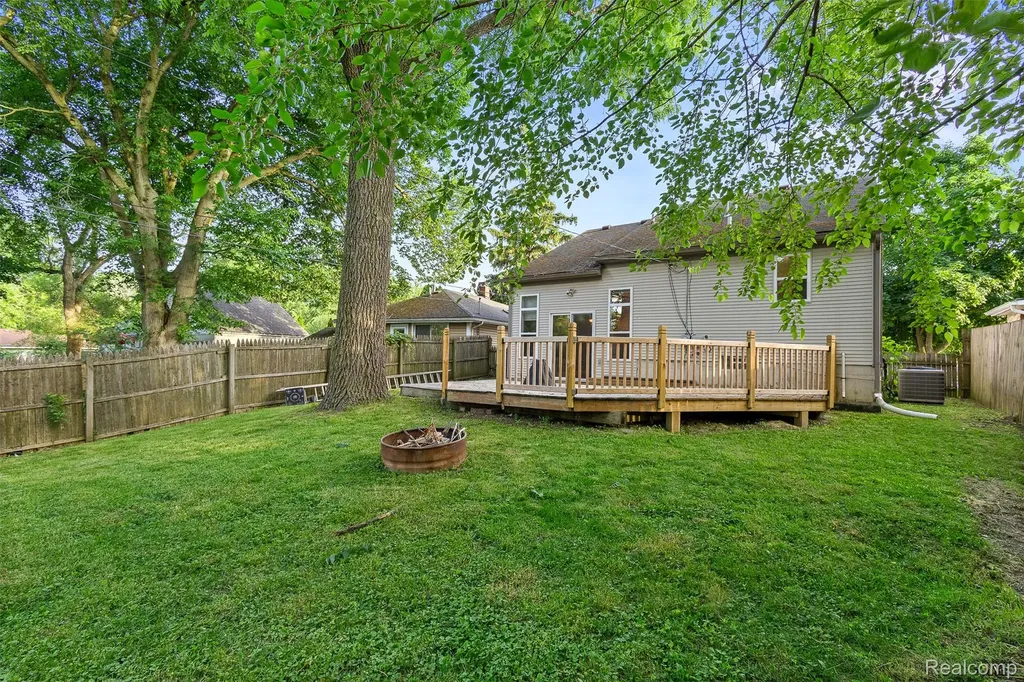 3850 Faber Terrace Waterford Charter Township MI 48328