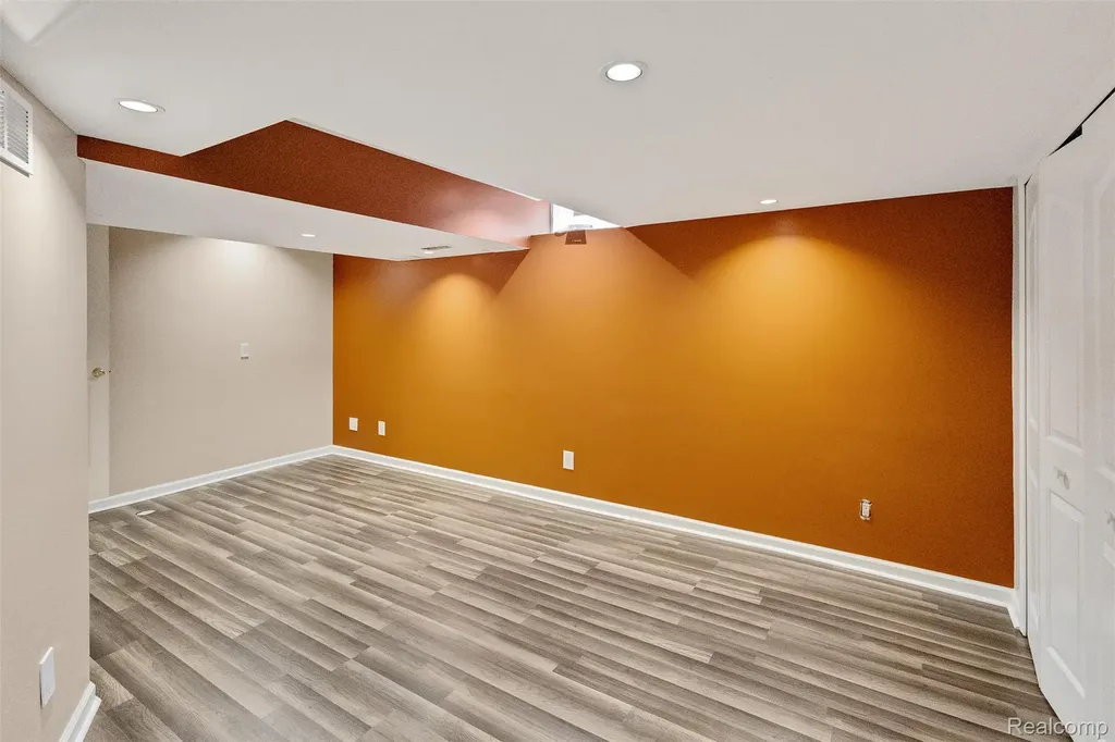 3850 Faber Terrace Waterford Charter Township MI 48328