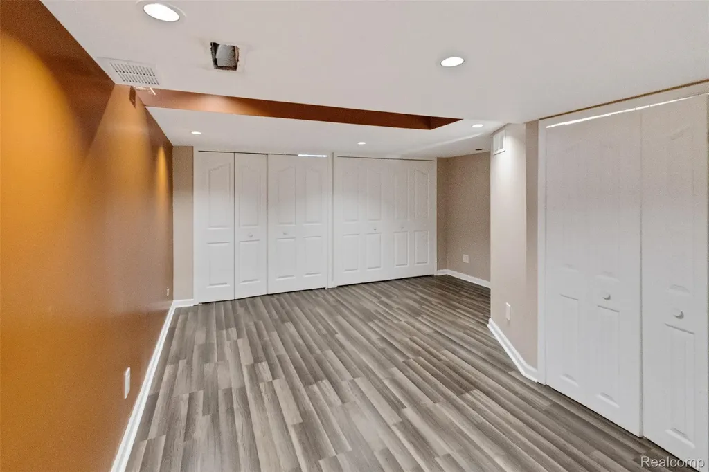 3850 Faber Terrace Waterford Charter Township MI 48328