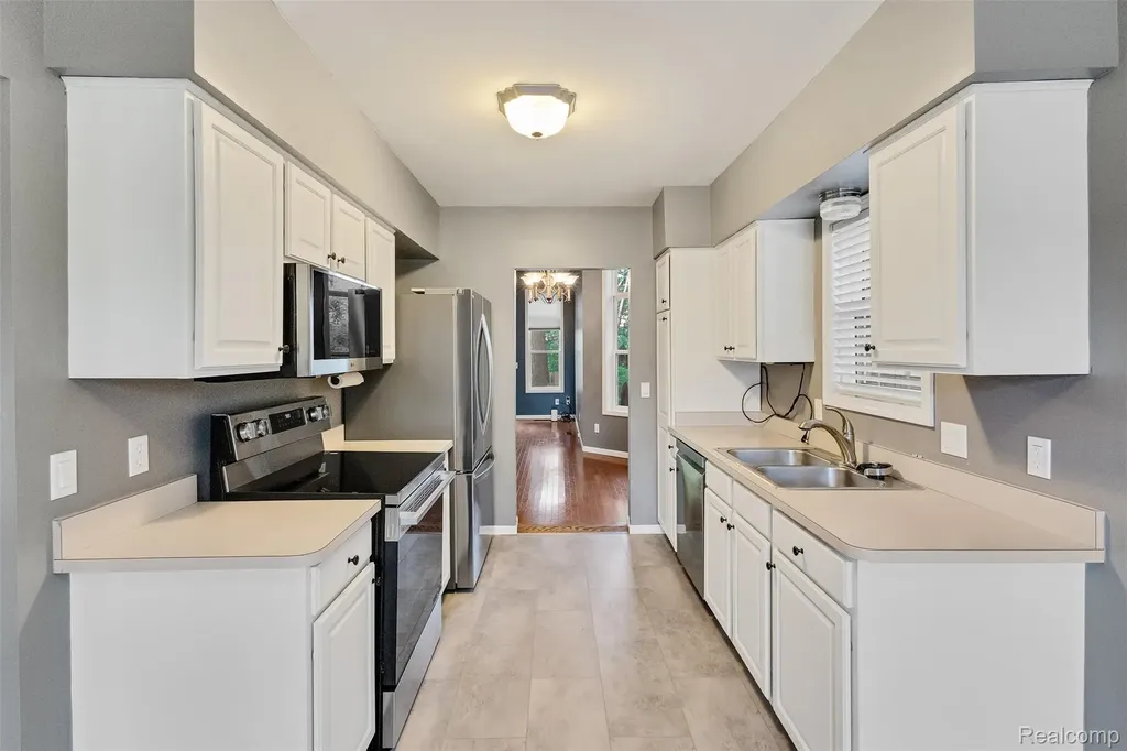 3850 Faber Terrace Waterford Charter Township MI 48328