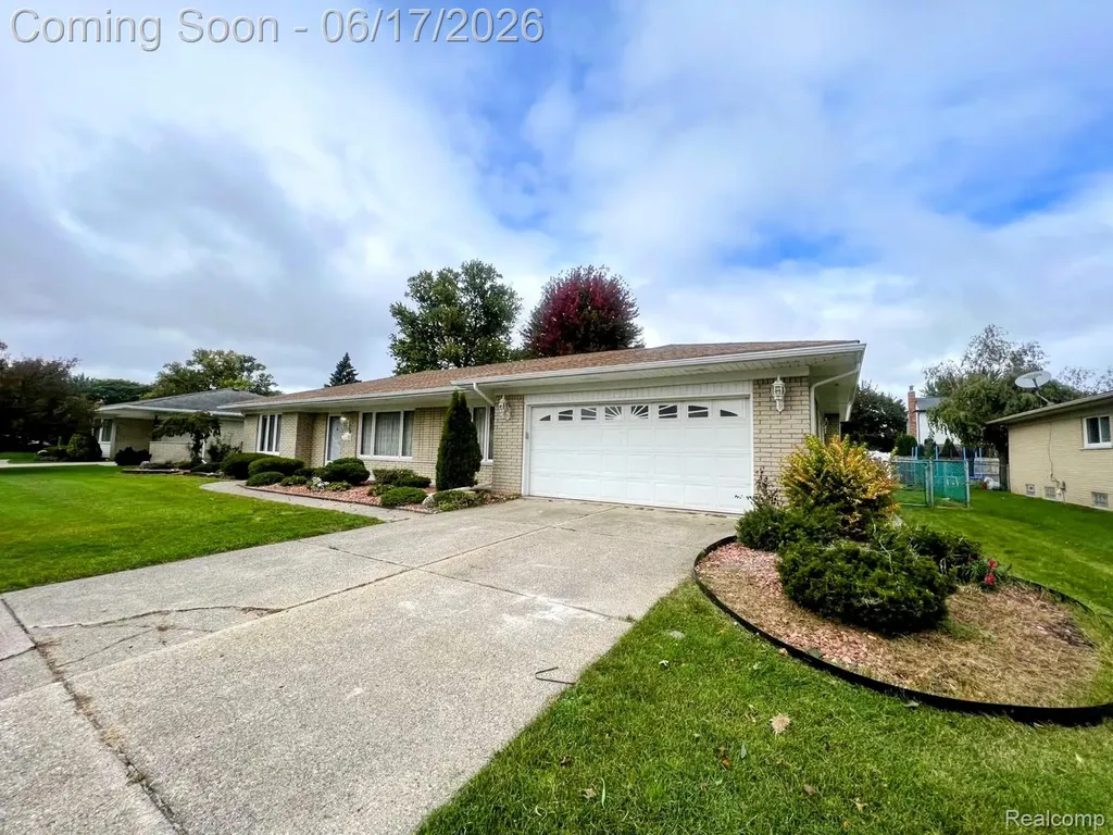 11571 Murthum Avenue Warren City MI 48093