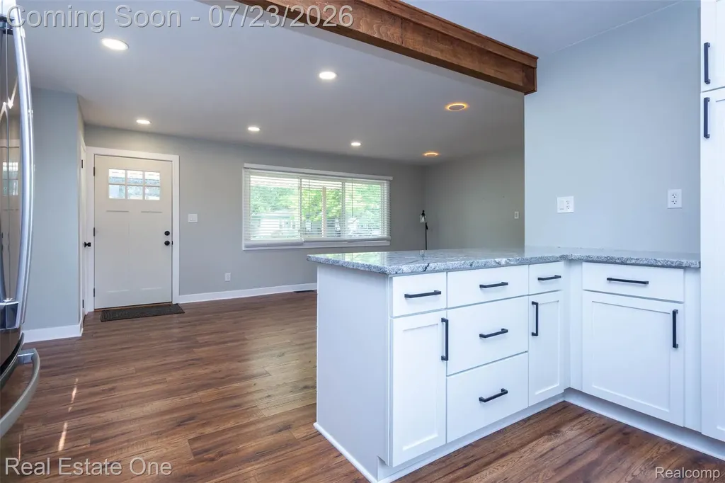 7354 N Shaker Drive Waterford Charter Township MI 48327