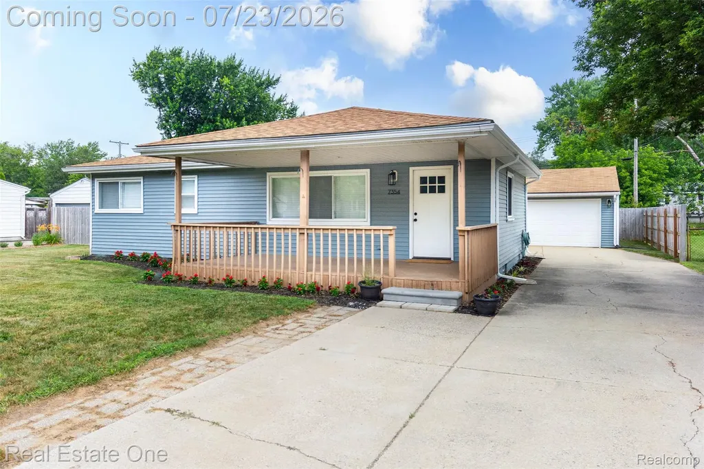 7354 N Shaker Drive Waterford Charter Township MI 48327