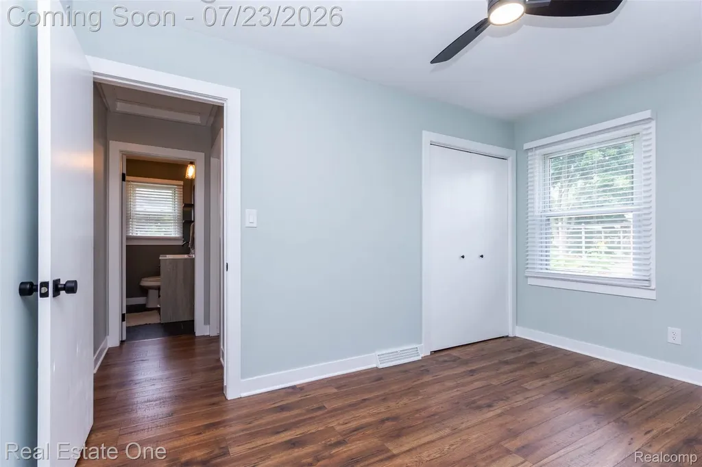 7354 N Shaker Drive Waterford Charter Township MI 48327