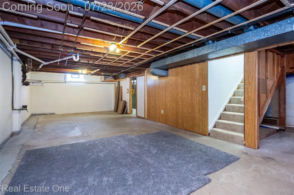 7354 N Shaker Drive Waterford Charter Township MI 48327