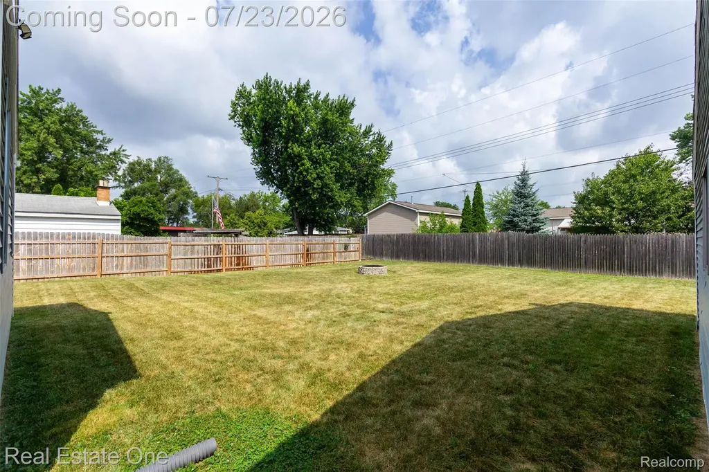 7354 N Shaker Drive Waterford Charter Township MI 48327
