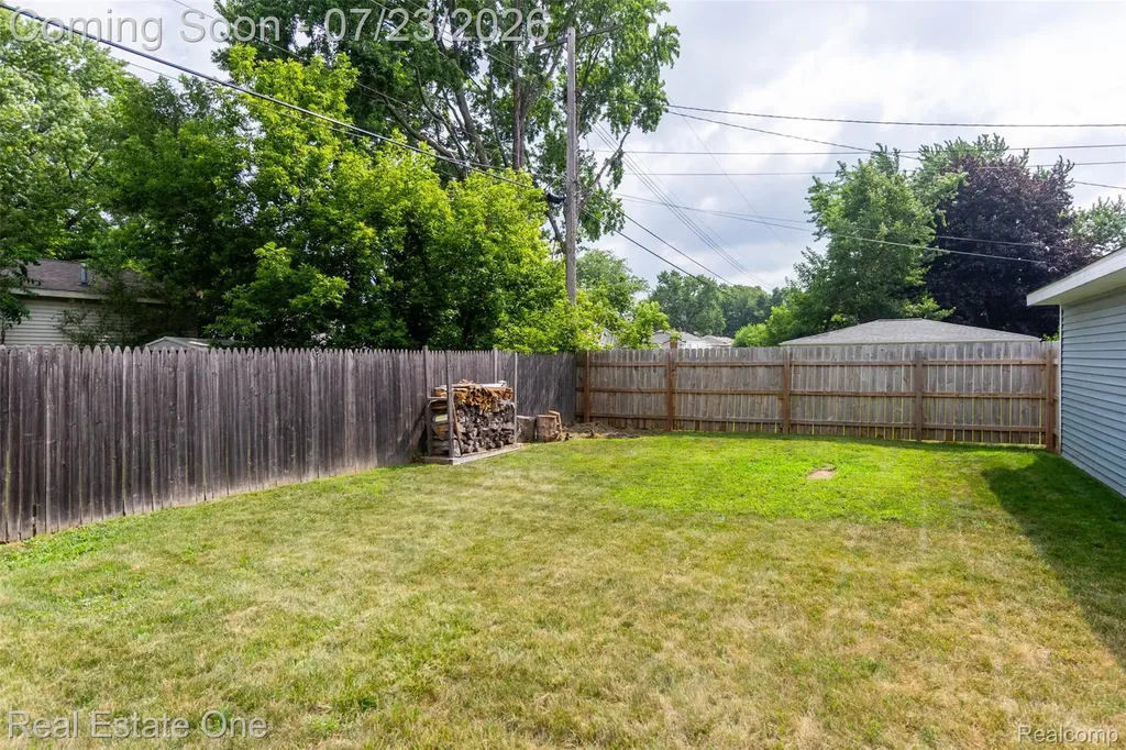 7354 N Shaker Drive Waterford Charter Township MI 48327