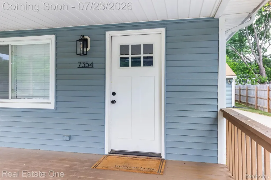 7354 N Shaker Drive Waterford Charter Township MI 48327
